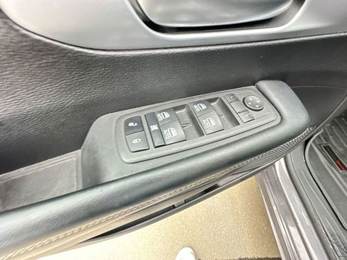 Used 2021 Chrysler Pacifica Touring-L w/ Uconnect Theater Family Group image 23