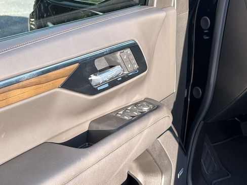 New 2026 Chevrolet Tahoe High Country AWD/4WD image 15