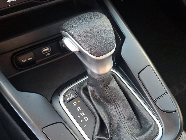 Used 2025 Kia Soul LX w/ LX Technology Package FWD image 14