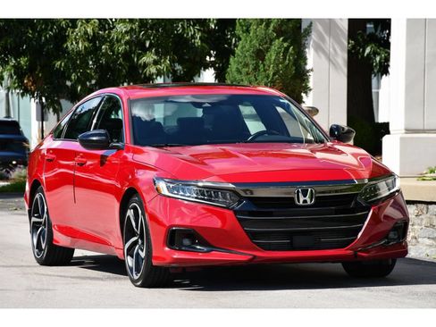 Used 2021 Honda Accord Sport image 2