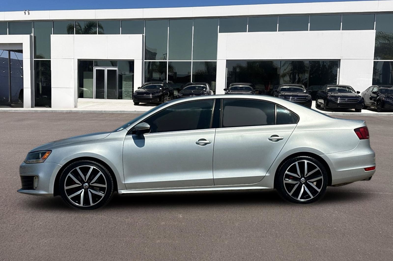 Used 2014 Volkswagen Jetta GLI Autobahn FWD image 6