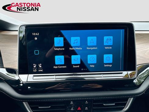 Used 2024 Volkswagen Atlas SE FWD image 19