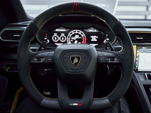 Used 2024 Lamborghini Urus Performante image 52