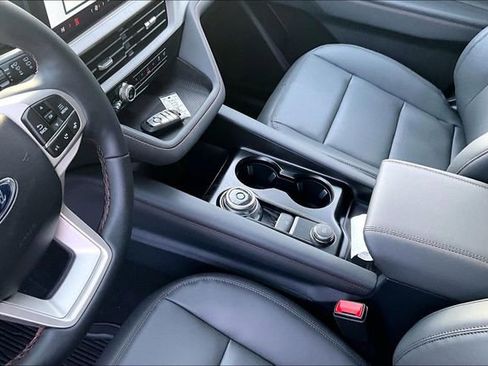 New 2026 Ford Explorer Active w/ Active Comfort Package image 8