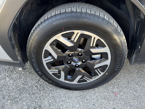 Used 2025 Subaru Forester Premium w/ Convenience Package #1 image 9