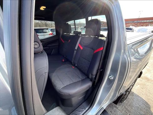 Used 2024 Chevrolet Colorado Z71 image 14