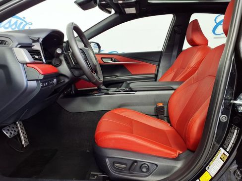 Used 2025 Toyota Camry XSE FWD image 7