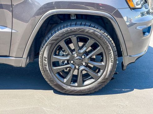 Used 2021 Jeep Grand Cherokee Laredo X AWD/4WD image 9