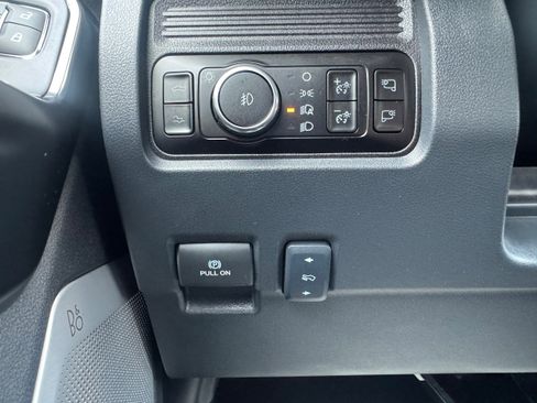 Used 2025 Ford F250 Platinum image 21