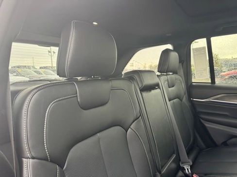 New 2024 Jeep Grand Cherokee Overland w/ Advanced Protech Group III AWD/4WD image 26