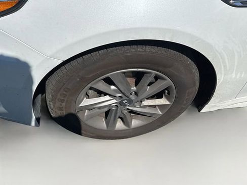 Used 2020 Kia Optima LX FWD image 23