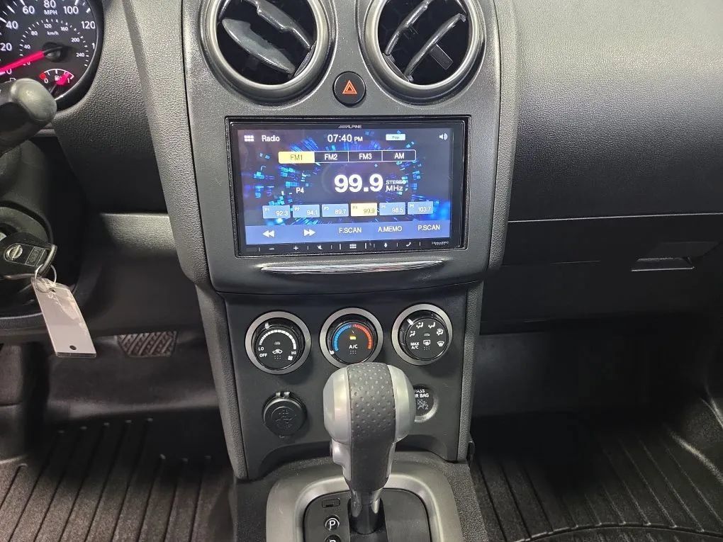 Used 2015 Nissan Rogue S FWD image 16