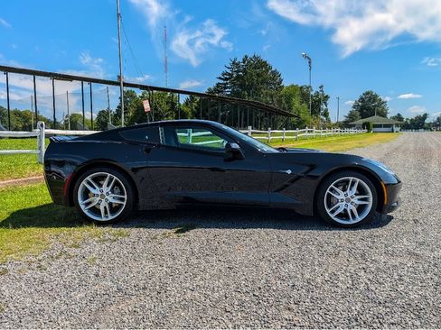 Used 2016 Chevrolet Corvette Stingray Coupe w/ 2LT Preferred Equipment Group RWD image 4