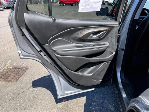 Used 2023 GMC Terrain SLT AWD/4WD image 21
