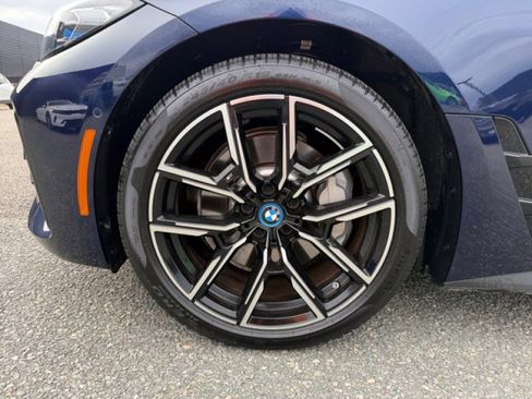 Used 2023 BMW i4 eDrive40 w/ M Sport Package image 9