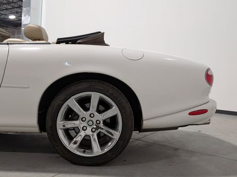 Used 2003 Jaguar XK8 Convertible image 33