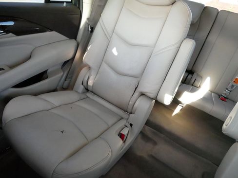 Used 2017 Cadillac Escalade Luxury image 12