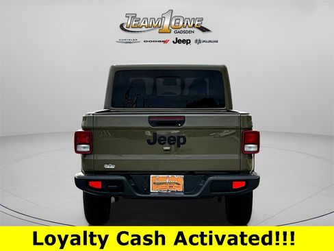 New 2025 Jeep Gladiator Sport image 5