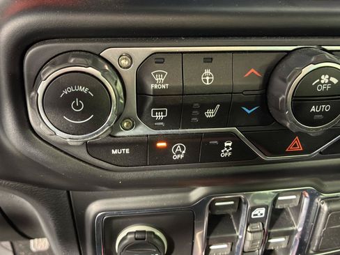 Used 2020 Jeep Wrangler Unlimited Rubicon AWD/4WD image 38