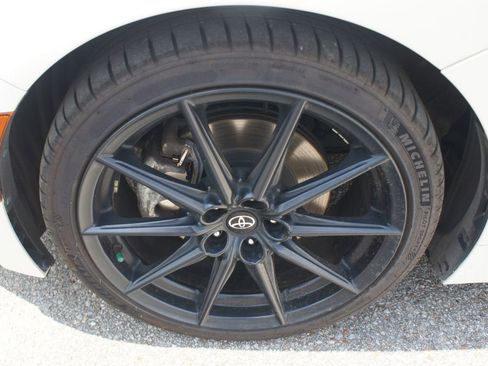 Used 2023 Toyota GR86 Premium w/ ALL Weather Mat Package (TMS) RWD image 22