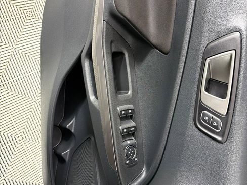 Used 2021 Ford EcoSport SE w/ SE Convenience Package image 9