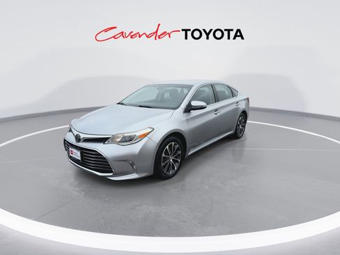 Certified 2018 Toyota Avalon XLE image 4