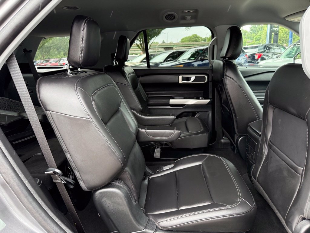 Used 2023 Ford Explorer XLT w/ Equipment Group 202A AWD/4WD image 30