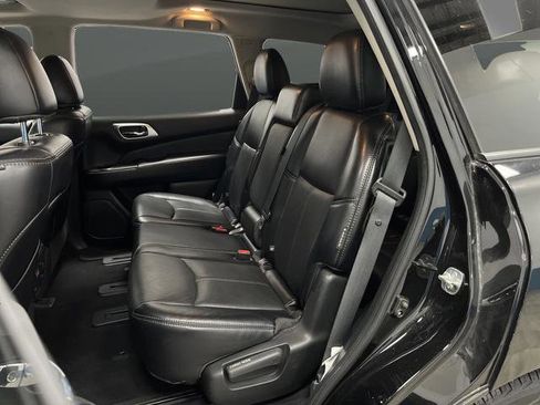 Used 2020 Nissan Pathfinder Platinum image 30