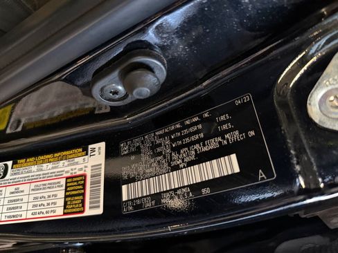 Used 2023 Toyota Highlander XLE AWD/4WD image 39