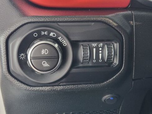 Used 2022 Jeep Gladiator Rubicon w/ Cold Weather Group image 21