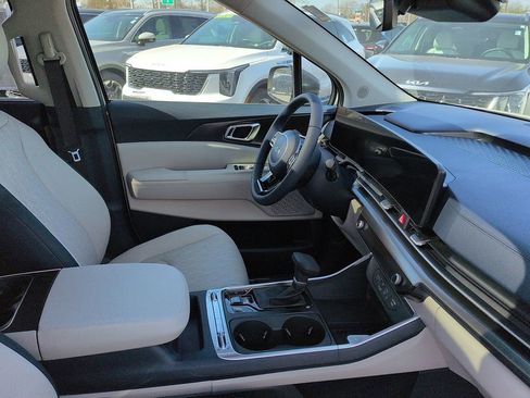 New 2026 Kia Carnival SX FWD image 7
