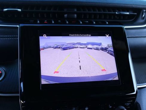 Used 2025 Jeep Grand Cherokee L Altitude AWD/4WD image 28