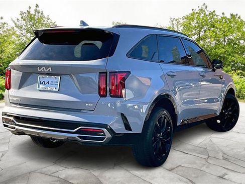 Used 2023 Kia Sorento SX image 2