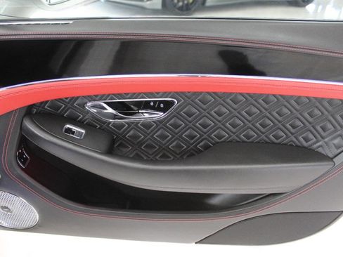 Used 2023 Bentley Continental GT Speed image 13