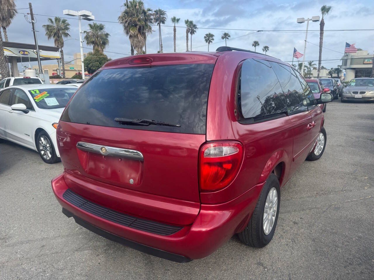Used 2006 Chrysler Town & Country LX w/ Popular Equipment Group II FWD image 5