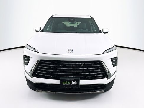 Used 2025 Buick Enclave Preferred image 2