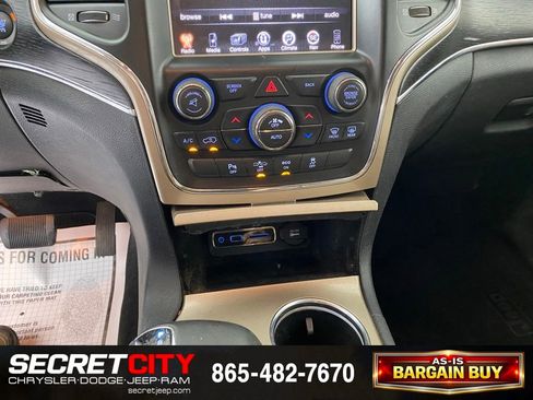 Used 2015 Jeep Grand Cherokee Summit w/ Platinum Series Group AWD/4WD image 23