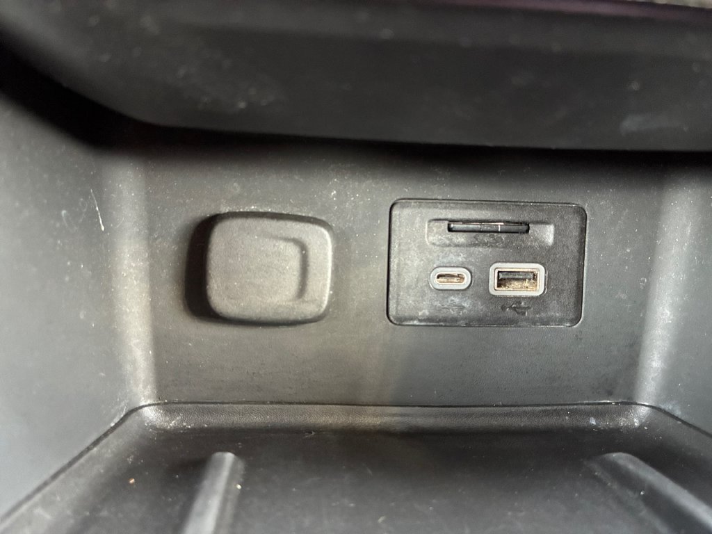 Used 2023 GMC Acadia Denali FWD image 6