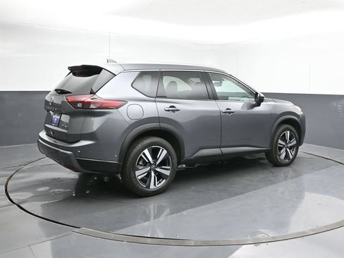 Used 2024 Nissan Rogue SL AWD/4WD image 5