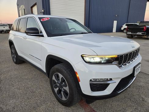 Used 2022 Jeep Grand Cherokee Limited 4xe w/ Luxury Tech Group II image 4