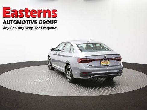 Used 2025 Volkswagen Jetta SE FWD image 64