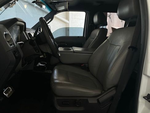 Used 2011 Ford F250 XLT w/ XLT Premium Pkg image 11