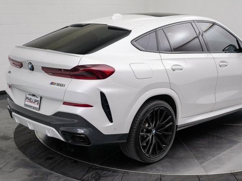 Used 2022 BMW X6 M50i image 11