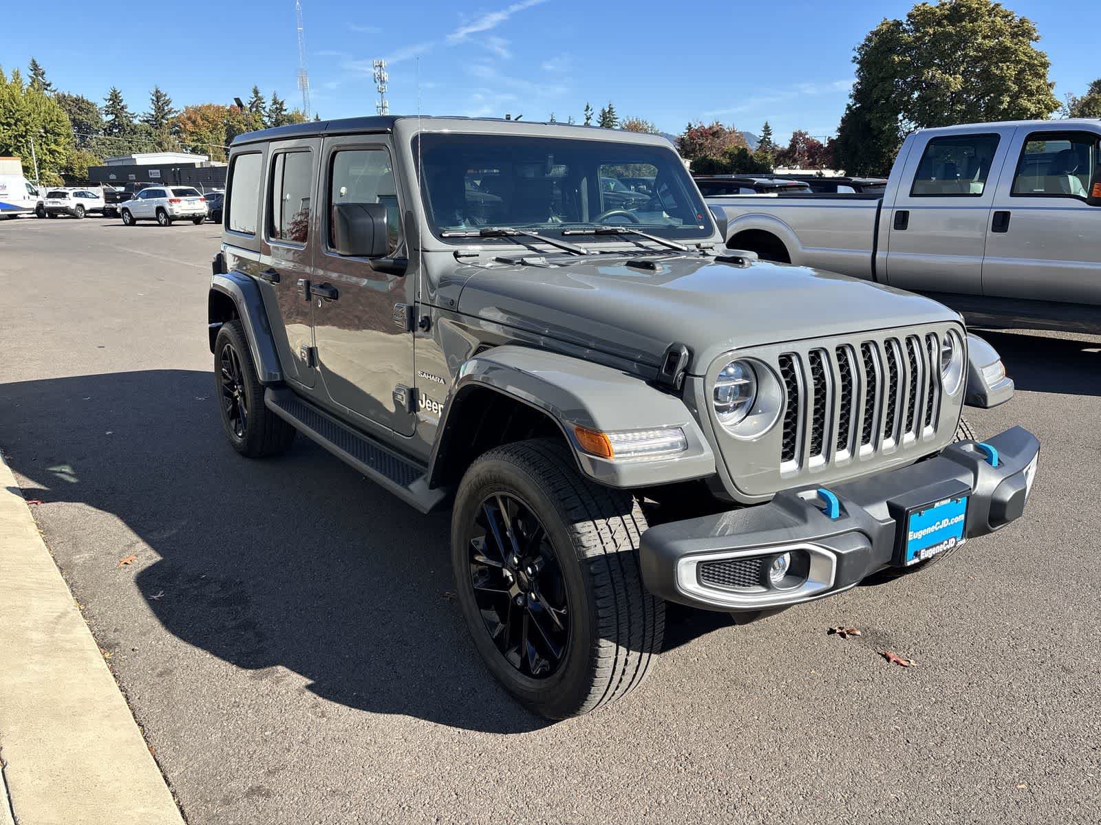 Used 2022 Jeep Wrangler Unlimited Sahara AWD/4WD image 5