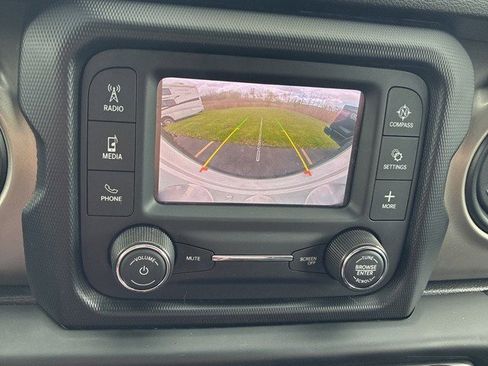 Used 2021 Jeep Wrangler Sport AWD/4WD image 14