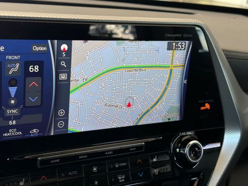 Used 2021 Toyota Highlander Platinum FWD image 21