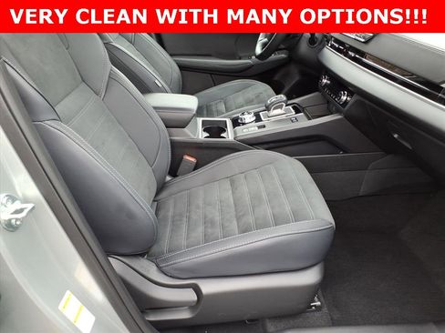 Used 2025 Mitsubishi Outlander SE image 9