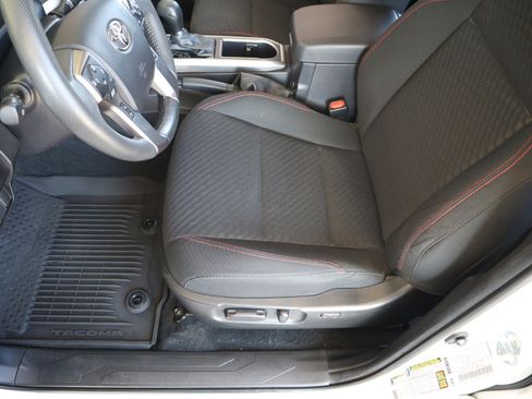 Used 2022 Toyota Tacoma SR5 image 34