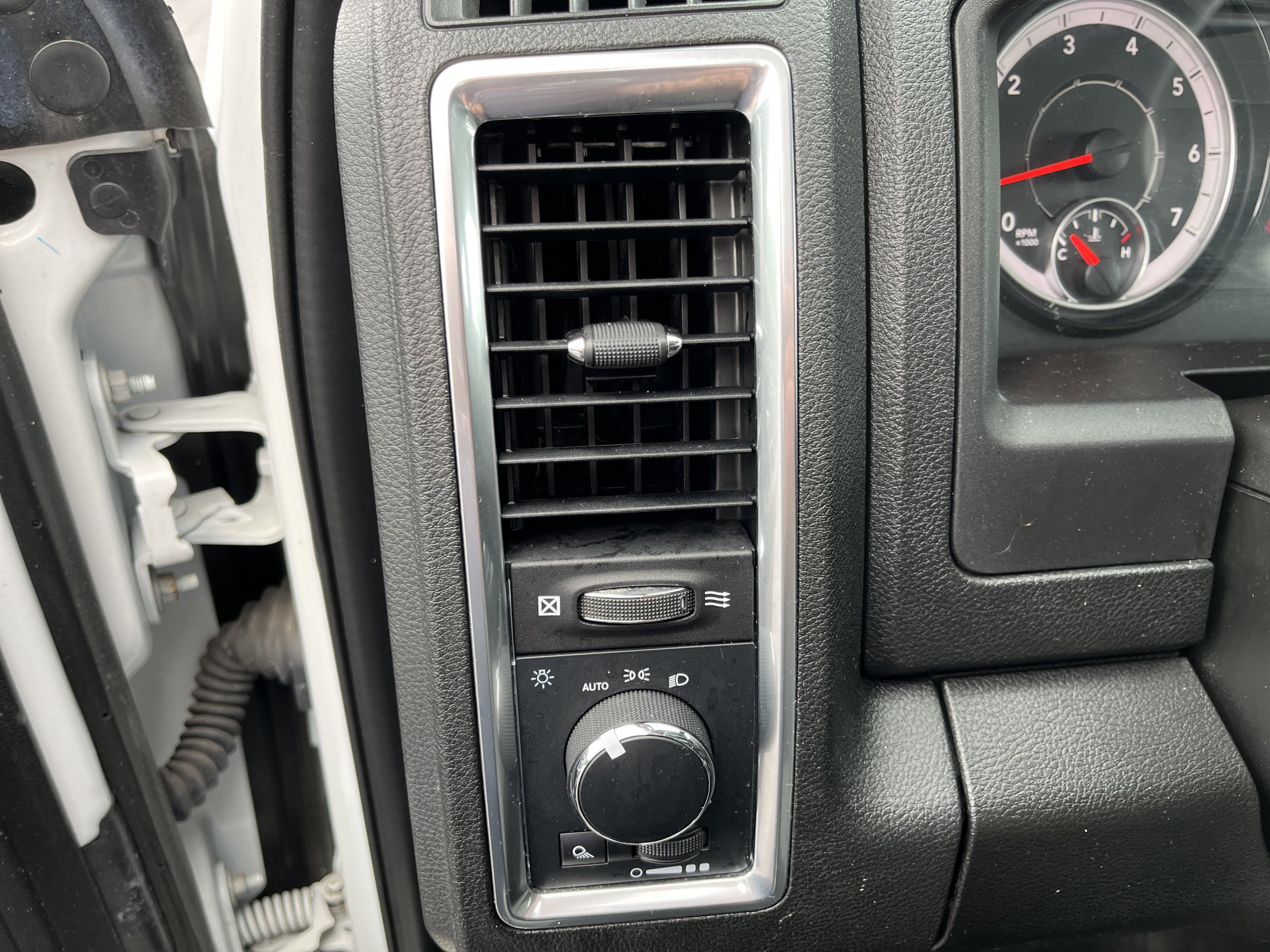 Used 2023 RAM 1500 Classic SLT w/ Protection Group AWD/4WD image 15