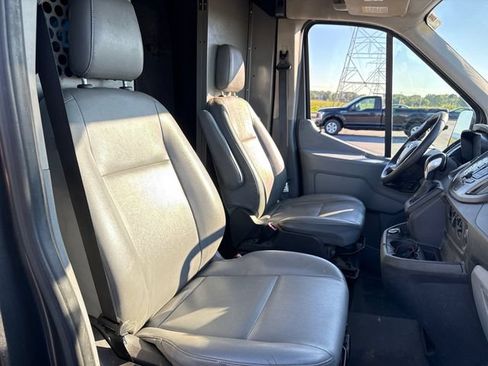 Used 2019 Ford Transit 250 148 Medium Roof RWD image 13